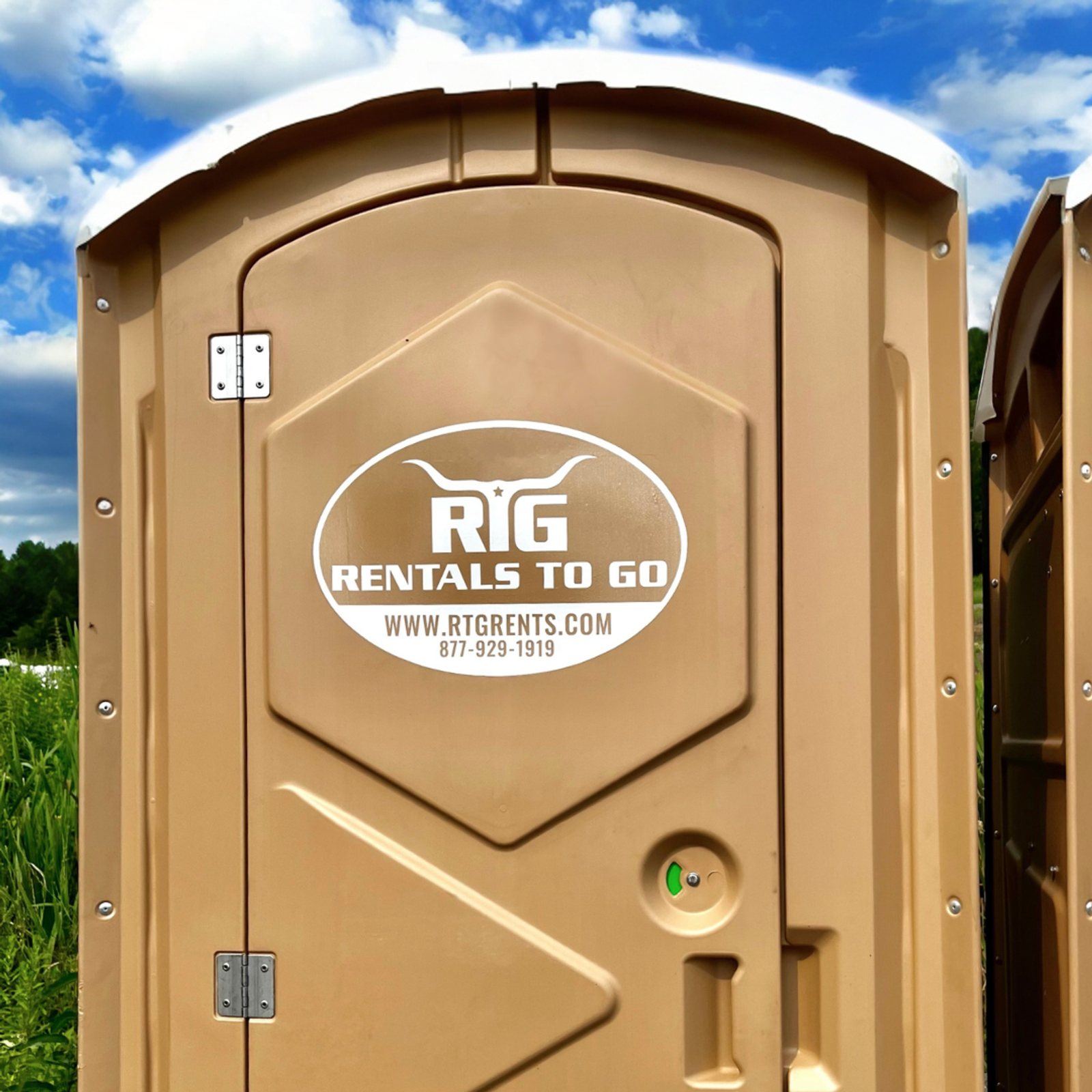 Flushable Unit portable restroom